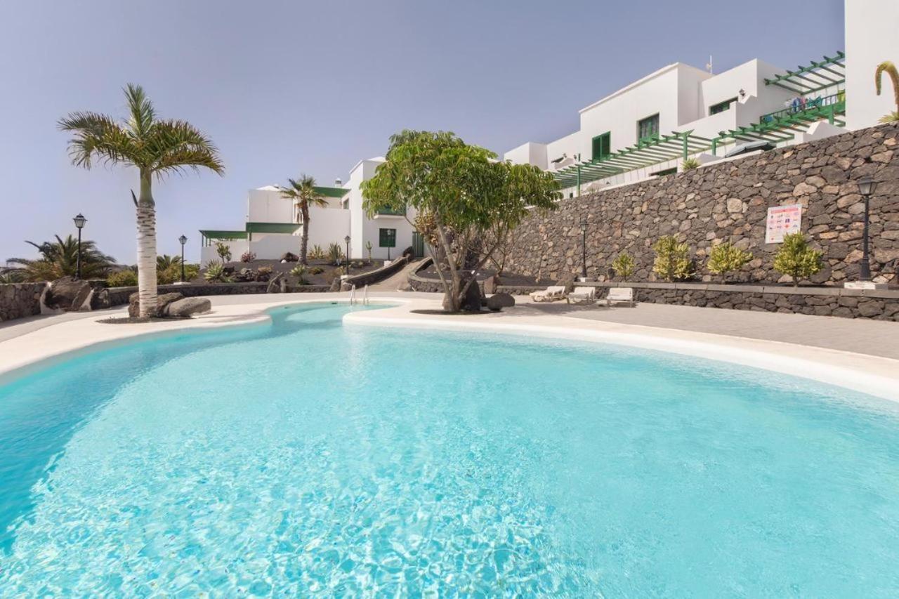 Apartamento Apartamento Om Con Piscina Y Vistas Al Mar Costa Teguise Exterior foto